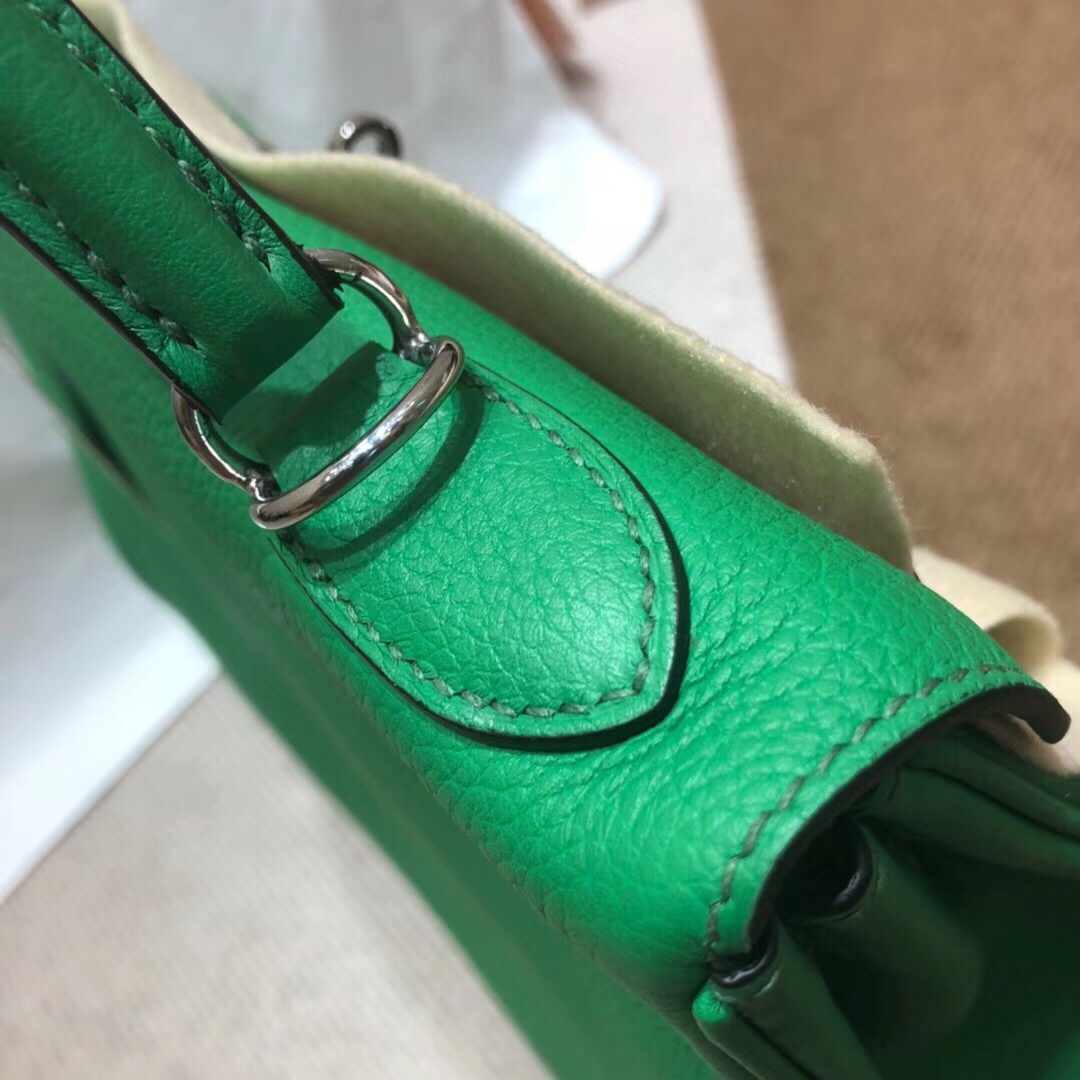 Hermes Kelly 28cm Handbag Shoulder Bag in Green Togo Leather